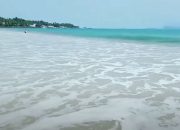 Eksotis! Pantai Indah dan Bersih di Lampung