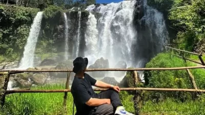 Pemandangan Sekilas Surga Tersembunyi Bak ‘Niagara’ di Way Kanan, Lampung. (Foto Instagram @alfandi_berkelana21)