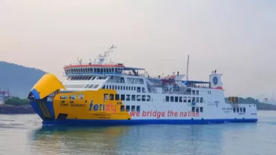 KMP Sebuku Alami Gangguan Kemudi, Penumpang Express Merak-Bakauheni Terjebak Berjam-jam di Laut